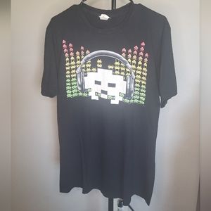 👾👽🎮🕹🎧 Retro Space Invaders Music Graphic Shirt